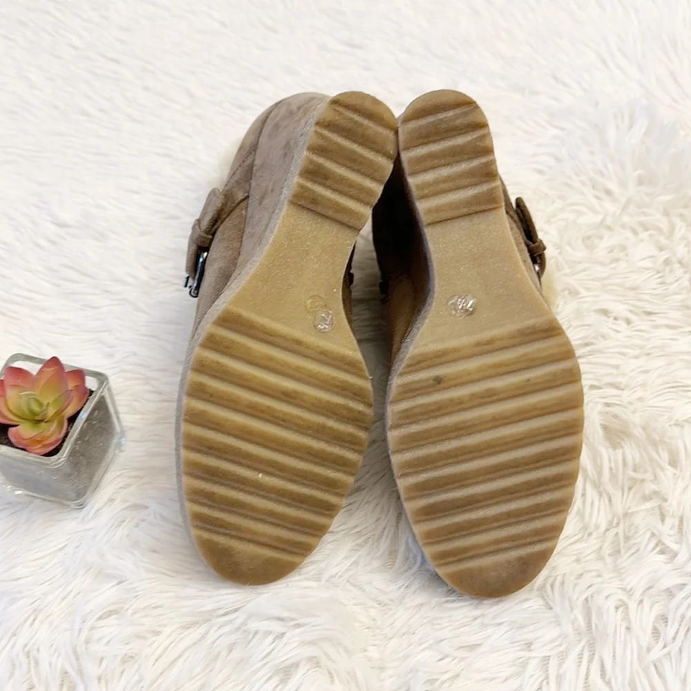 NEW AQUATALIA Italy Carlotta tan suede fur ankle bootie wedge women size 7.5